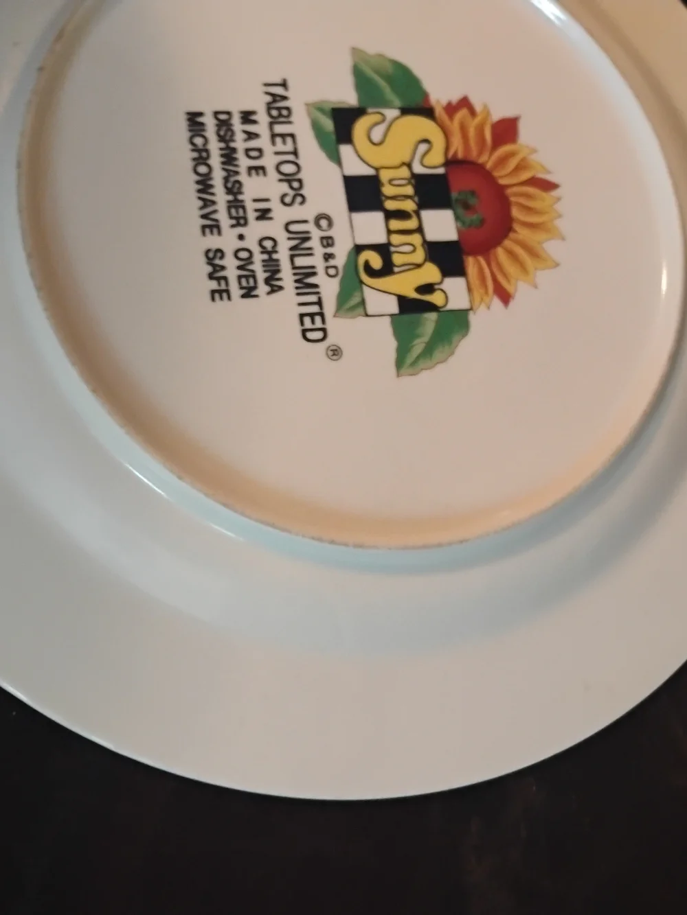 Sunflower Checkered Ceramic Dinner Plate - White and Yellow